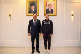 Yalova Valisi Dr. Ahmet Hamdi Usta, Dünya ve Avrupa Şampiyonu Buse Tosun Çavuşoğlu’nu Ağırladı