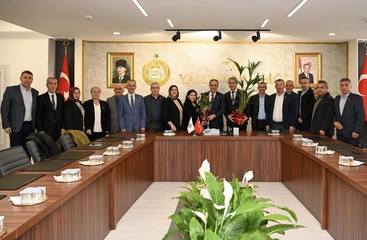 Yalova Valisi Ahmet Hamdi Usta’ya Protokolden Hayırlı Olsun Ziyareti 4 Yalova Valisi Ahmet Hamdi Usta’ya Protokolden Hayırlı Olsun Ziyareti