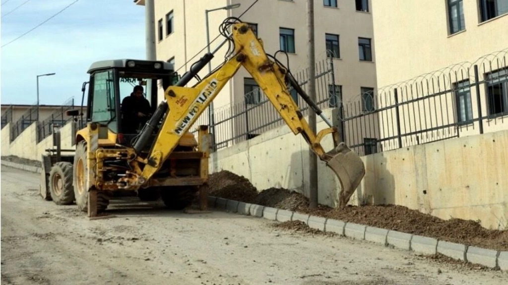 Akça Hatun KYK Yurdu Yolunda Tretuvar Çalışması Başladı: Öğrenciler İçin Güvenli Ulaşım Hamlesi