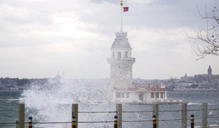 Meteoroloji’den Soğuk ve Yağışlı Hava Uyarısı: Sıcaklıklar Hissedilir Derecede Azalacak