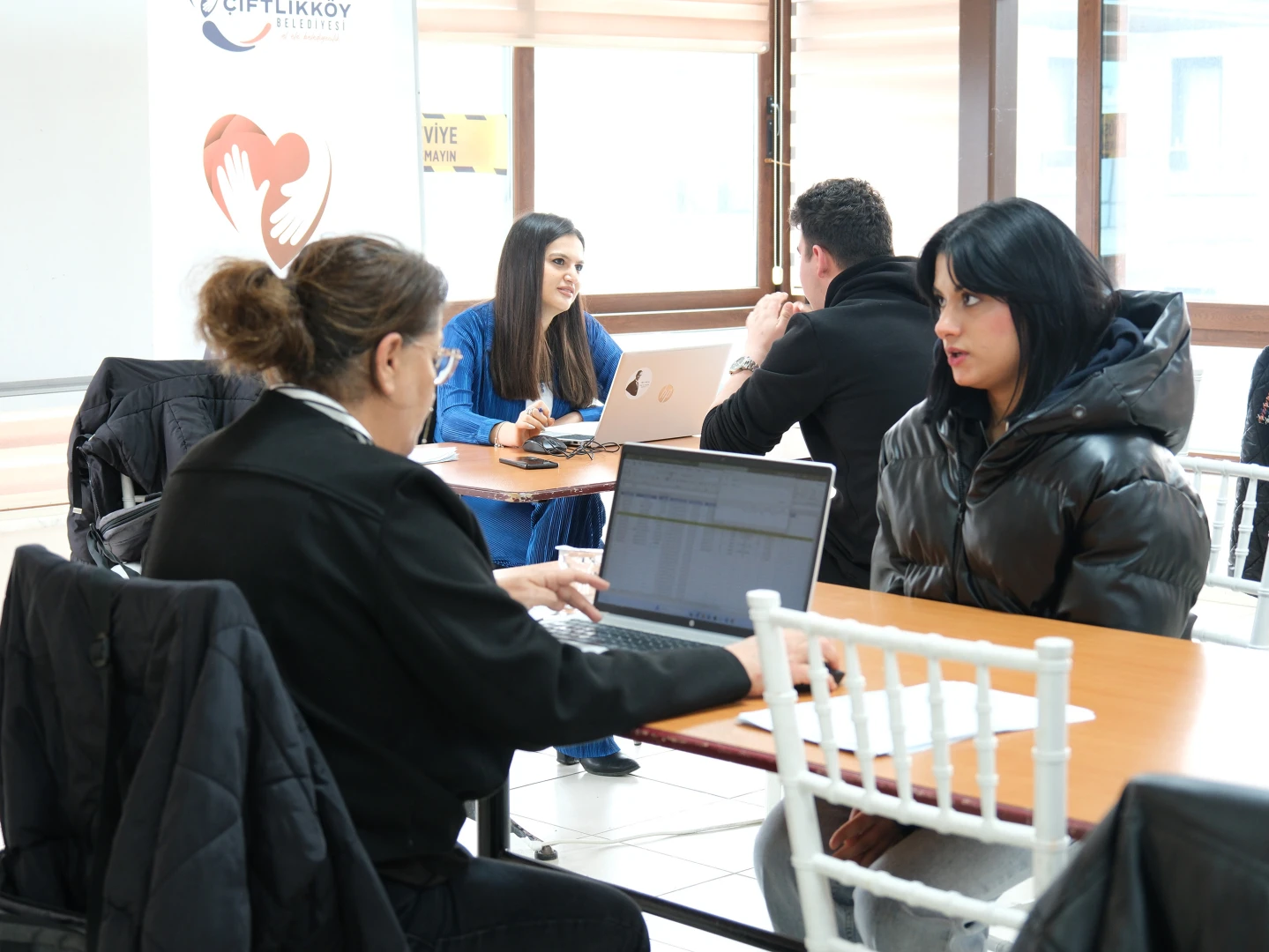 ÇİFTLİKKÖY BELEDİYESİ İSTİHDAMA KÖPRÜ OLMAYI SÜRDÜRÜYOR