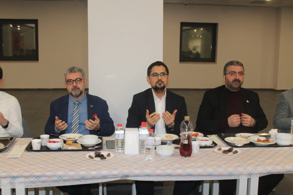 Yalova Eğitim ve Araştırma Hastanesi’nde Anlamlı İftar Buluşması: “Biz Büyük Bir Aileyiz”