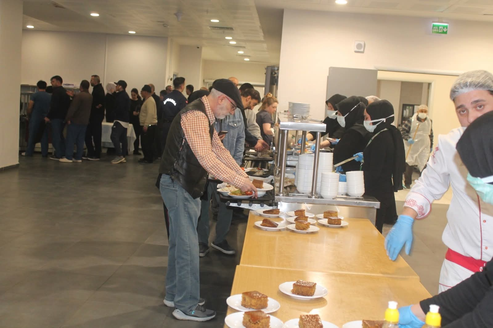 Yalova Eğitim ve Araştırma Hastanesi’nde Anlamlı İftar Buluşması: “Biz Büyük Bir Aileyiz”