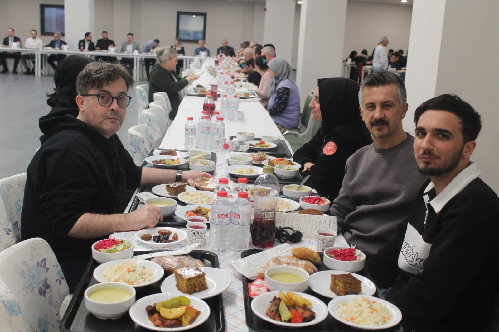 Yalova Eğitim ve Araştırma Hastanesi’nde Anlamlı İftar Buluşması: “Biz Büyük Bir Aileyiz”