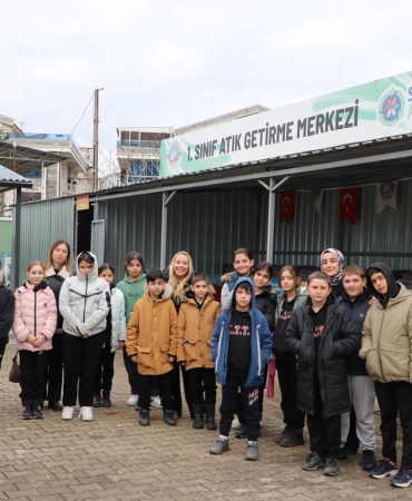 Çiftlikköy Sıfır Atık Tesisi'ne Kaytazdereli Öğrencilerden Ziyaret