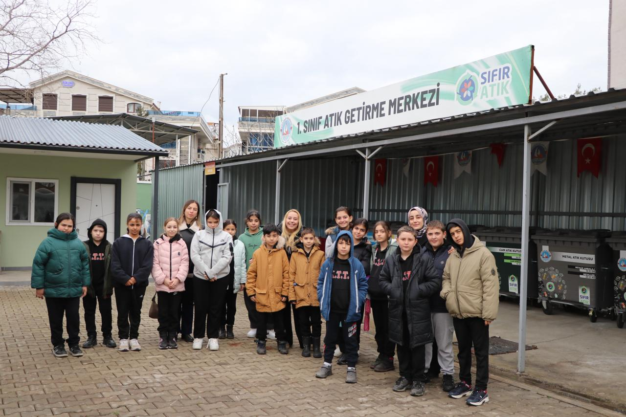 Çiftlikköy Sıfır Atık Tesisi'ne Kaytazdereli Öğrencilerden Ziyaret
