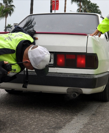 Yalova’da Abartı Egzoz ve Gürültü Denetimi: 53 Araca Ceza, Trafikten Men Kararı