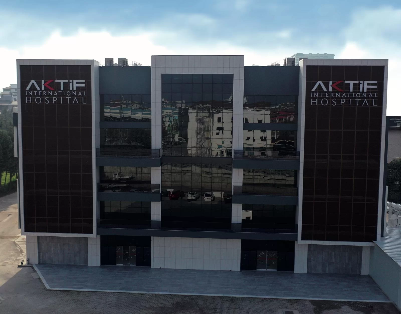 Dr. Özcan Özmen, Aktif International Hospital Çiftlikköy’de Hasta Kabulüne Başladı 4 Dr. Özcan Özmen, Aktif International Hospital Çiftlikköy’de Hasta Kabulüne Başladı