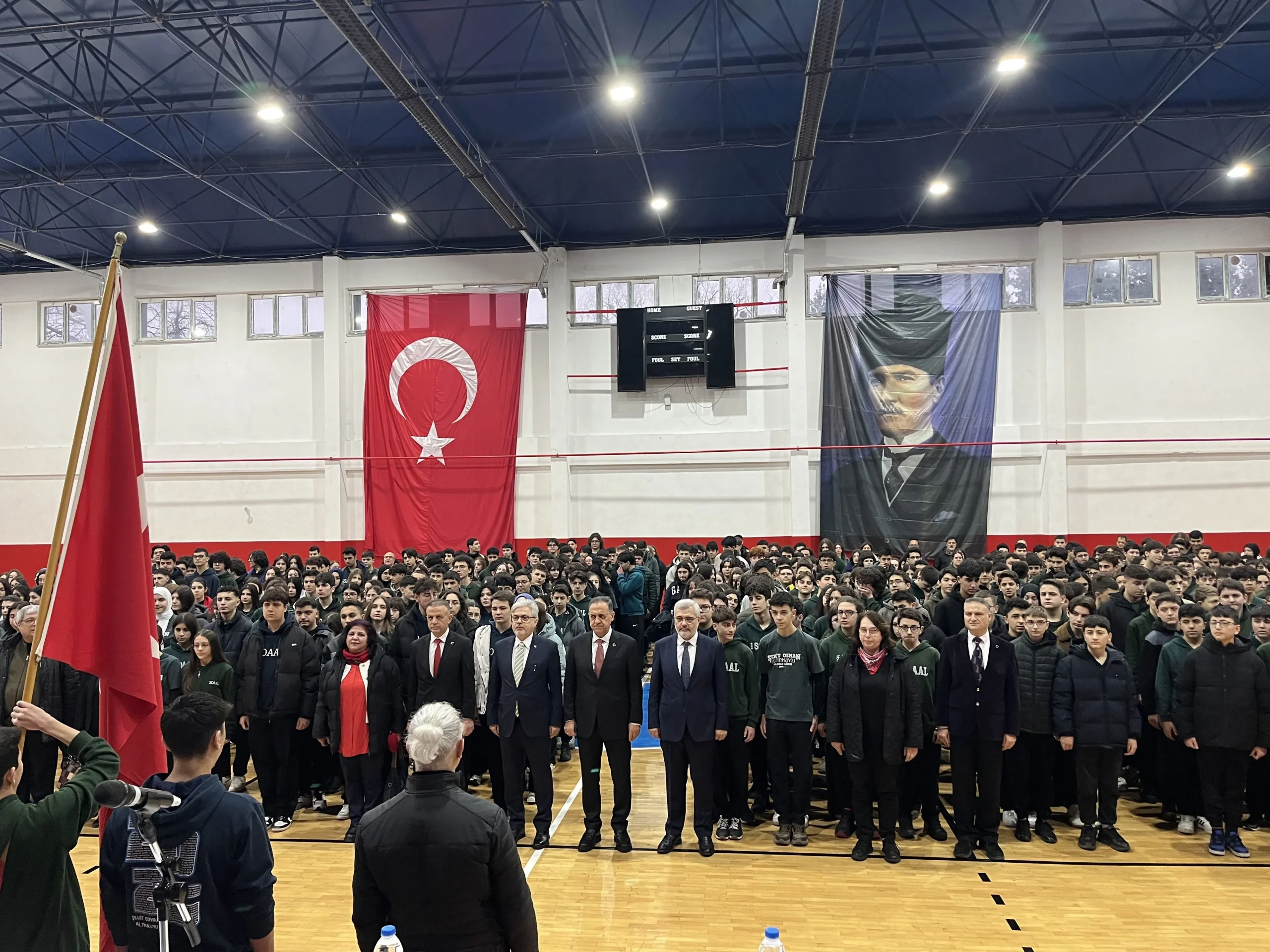 Yalova’da Yeni Eğitim Dönemine Anlamlı Başlangıç: İlk Ders “Bayrak” Temasıyla Yapıldı