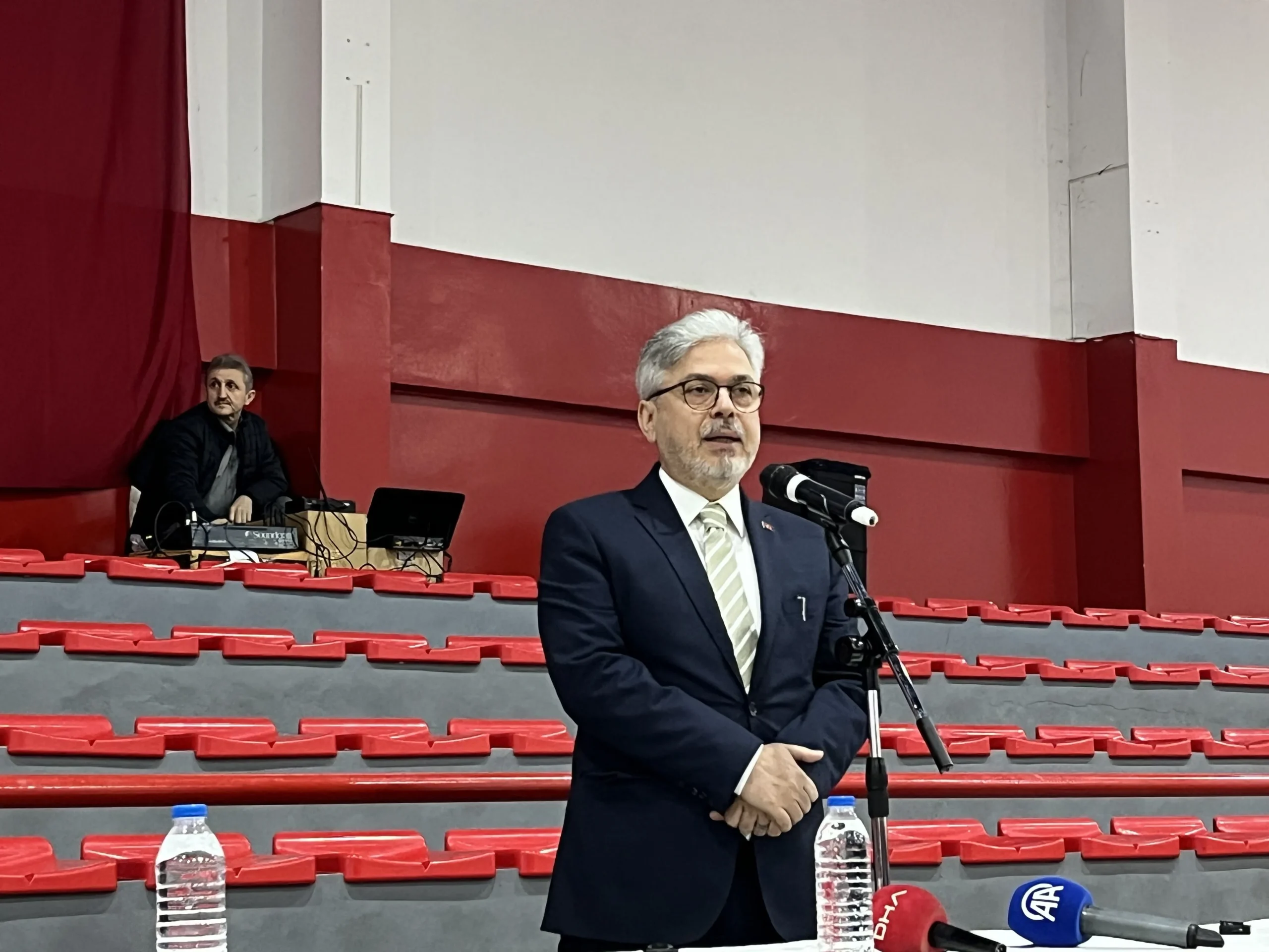 Yalova’da Yeni Eğitim Dönemine Anlamlı Başlangıç: İlk Ders “Bayrak” Temasıyla Yapıldı