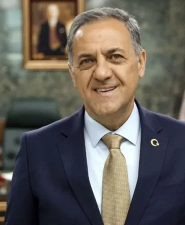 Yalova Valisi Dr. Ahmet Hamdi Usta’dan Sabah Mesaisi: Vali Yardımcılarıyla Koordinasyon Toplantısı