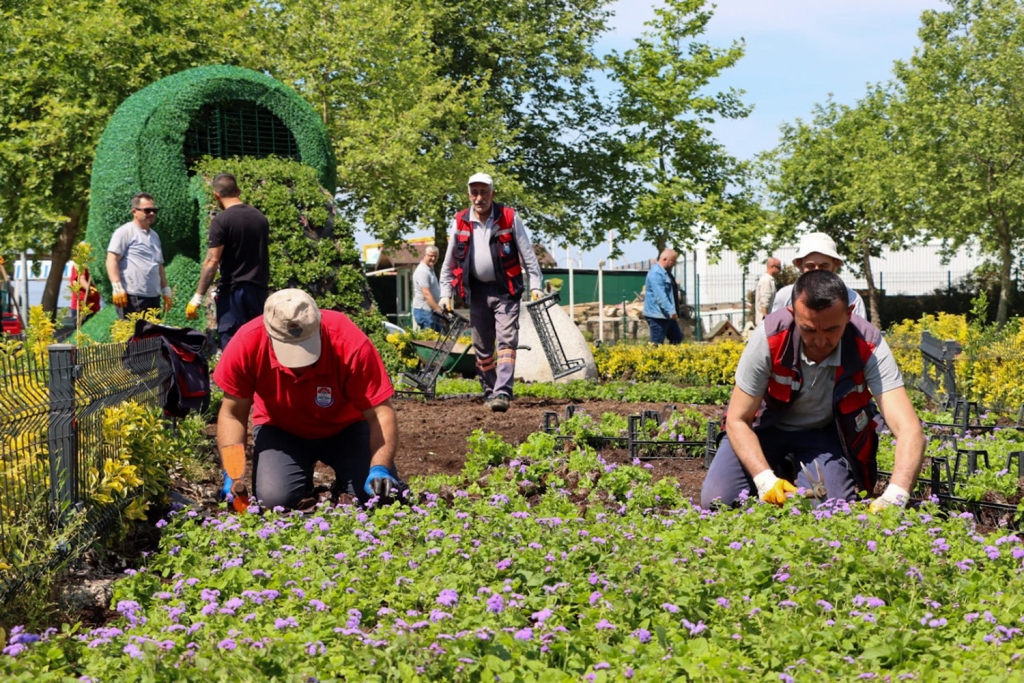 PARK VE BAHÇELER BİRİMİ YIL BOYUNCA 624 BİN METREKARE ALANDA ÇALIŞMA YÜRÜTTÜ