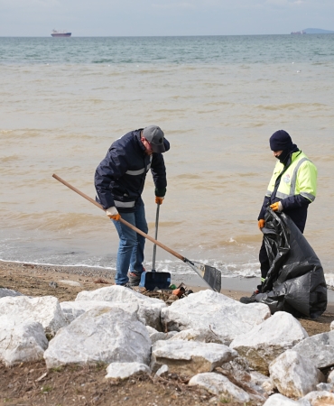 DOĞU SAHİL BANDI KUMSALINDA KAPSAMLI TEMİZLİK ÇALIŞMASI