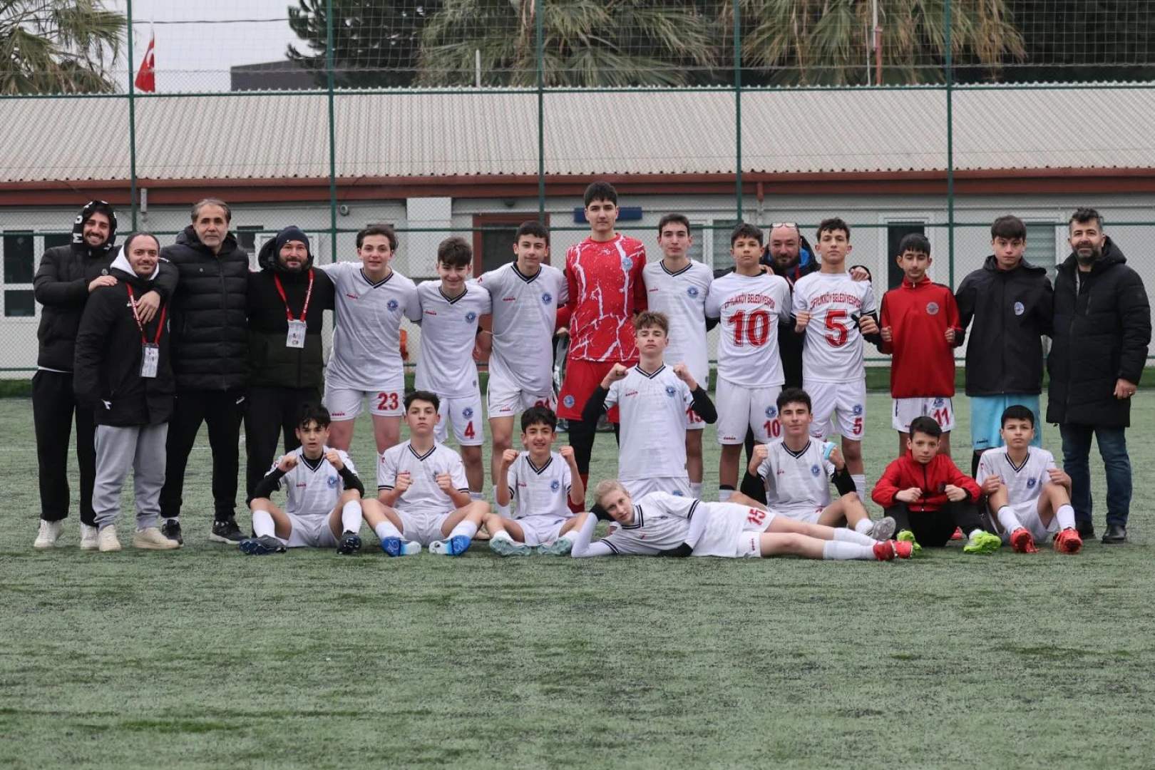 U-14’LERDE ÇİFTLİKKÖY’E BÜYÜK GURUR