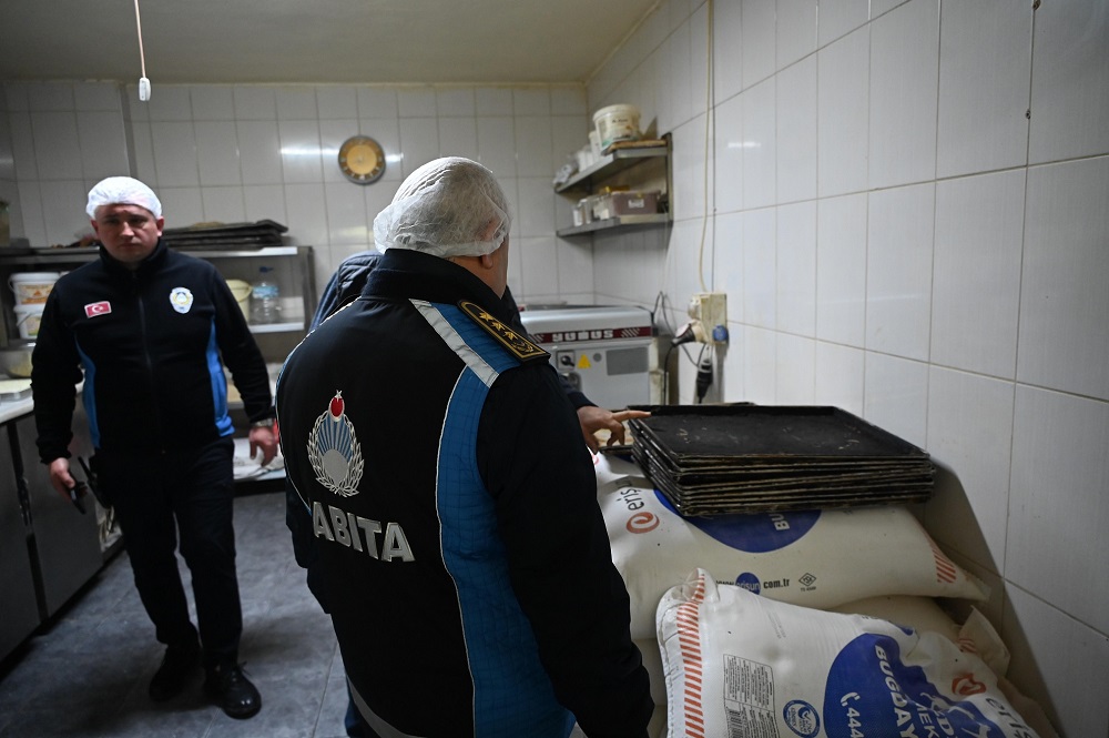 ZABITANIN RAMAZAN DENETİMLERİ SÜRÜYOR 4 ZABITANIN RAMAZAN DENETİMLERİ SÜRÜYOR