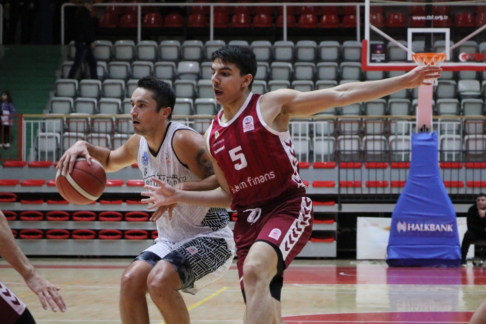 ÇİFTLİKKÖY BELEDİYE’DEN PLAY-OFF ÖNCESİ İTÜ ZAFERİ (80-60) 1 ÇİFTLİKKÖY BELEDİYE’DEN PLAY-OFF ÖNCESİ İTÜ ZAFERİ (80-60)