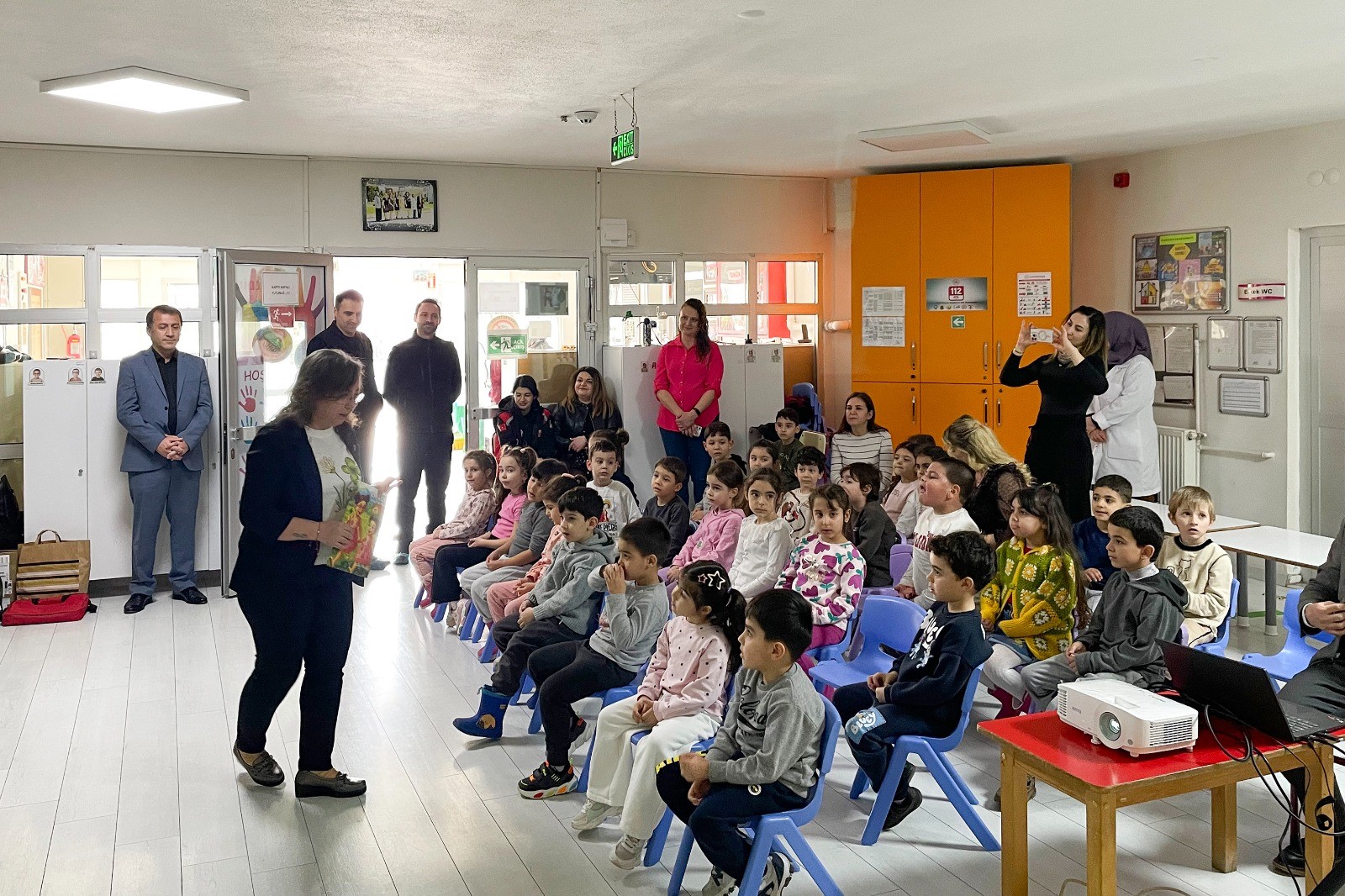 NİLAY ÖĞRETMEN ÇİFTLİKKÖYLÜ ÇOCUKLARA DEPREM BİLİNCİNİ ANLATTI