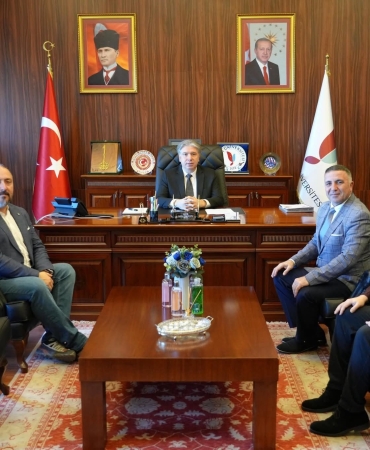 Yalova Gazeteciler Cemiyeti’nden Yalova Üniversitesi Rektörü Bahçekapılı’ya Ziyaret
