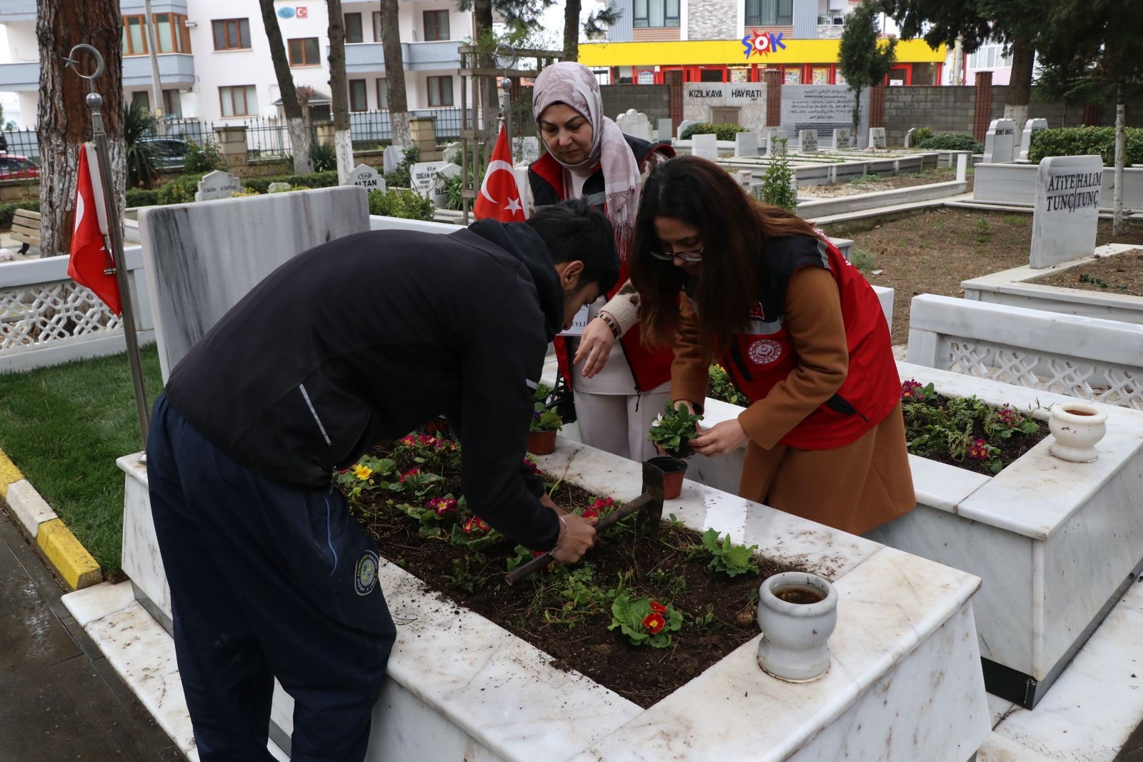 Yalova’da Aziz Şehitlerimizin Kabirleri Kayıt Altına Alınıyor