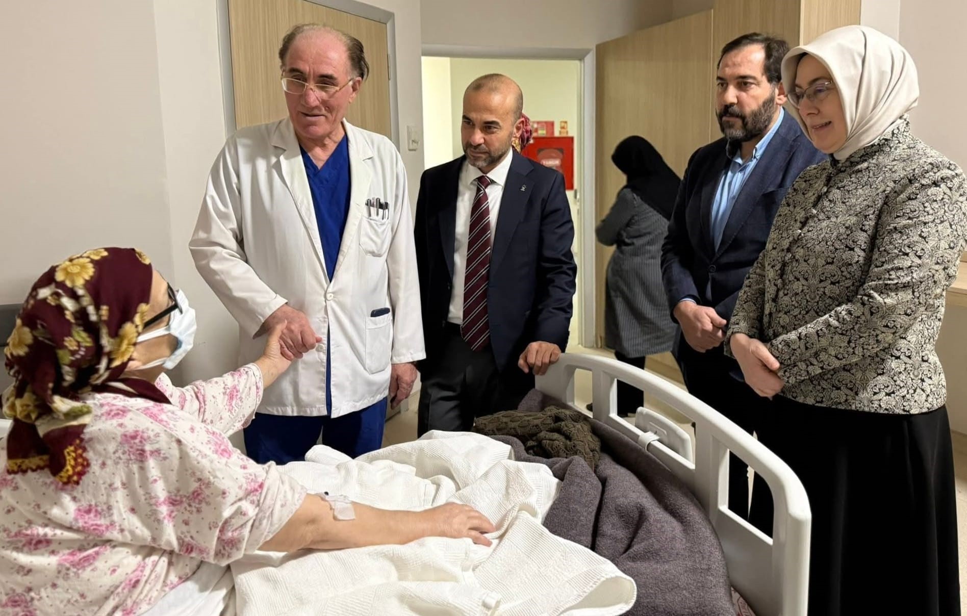 Meliha Akyol’dan Yalova Eğitim ve Araştırma Hastanesi’ne Anlamlı Ziyaret 4 Meliha Akyol’dan Yalova Eğitim ve Araştırma Hastanesi’ne Anlamlı Ziyaret