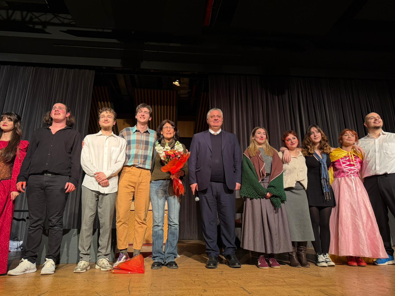 YALOVA’DA TİYATRO GÜNLERİ COŞKUSU SÜRÜYOR