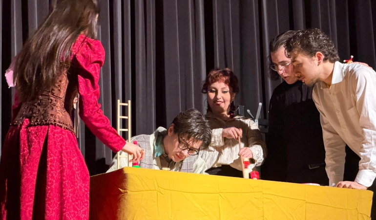 YALOVA’DA TİYATRO GÜNLERİ COŞKUSU SÜRÜYOR