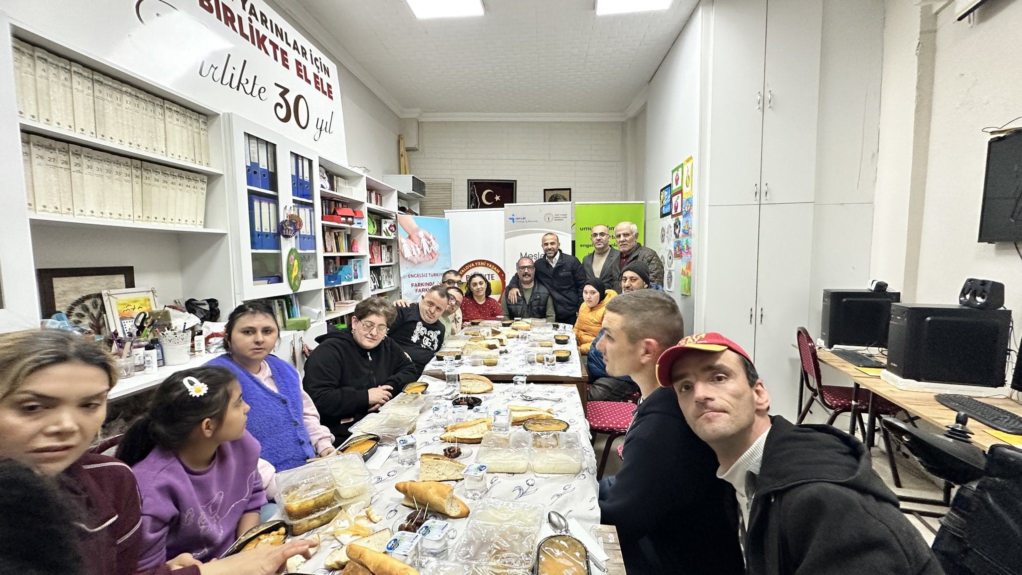 AK Parti Yalova Teşkilatı Engelli Bireyler ve Aileleri İle İftar Sofrasında Buluştu