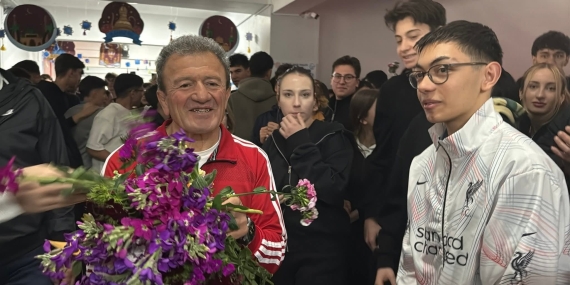 Yalova’nın Efsane Beden Eğitimi Öğretmeni Mehmet Kenan Bektaş Emekli Oldu