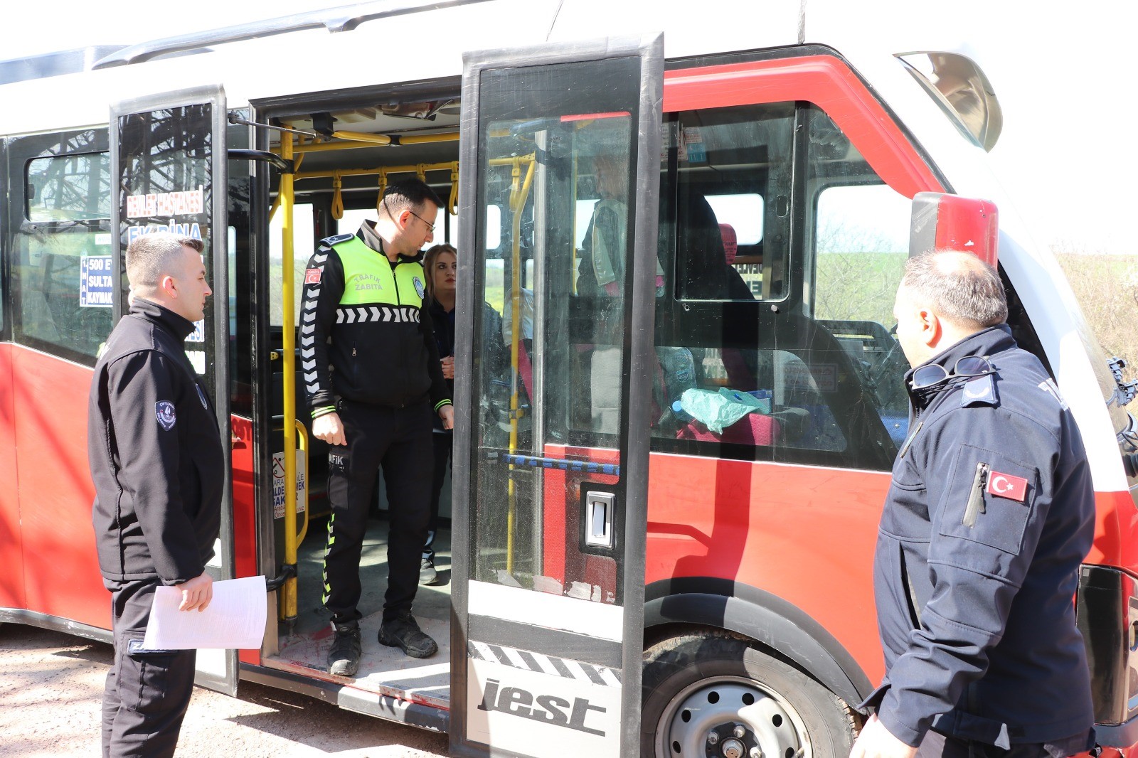 ÇİFTLİKKÖY ZABITASINDAN TOPLU TAŞIMAYA SIKI DENETİM