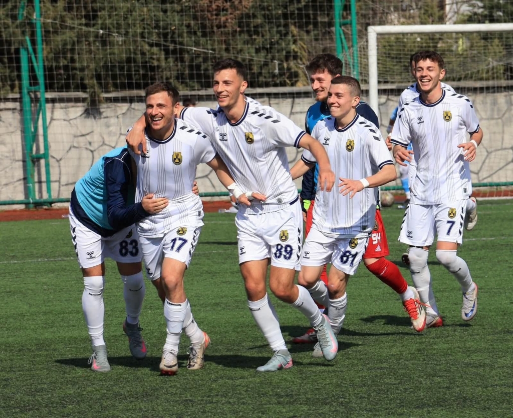 Karamürselspor’dan Kritik Galibiyet! Alperen Topçular Röveşata Golle Sahneye Çıktı