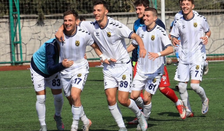 Karamürselspor’dan Kritik Galibiyet! Alperen Topçular Röveşata Golle Sahneye Çıktı