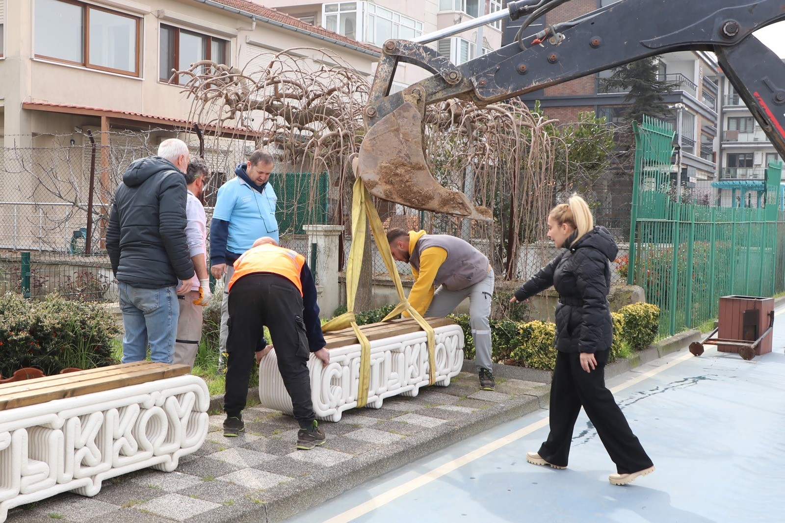 3D YAZICIYLA ÜRETİLEN BANKLAR SAHİLDE YERİNİ ALDI