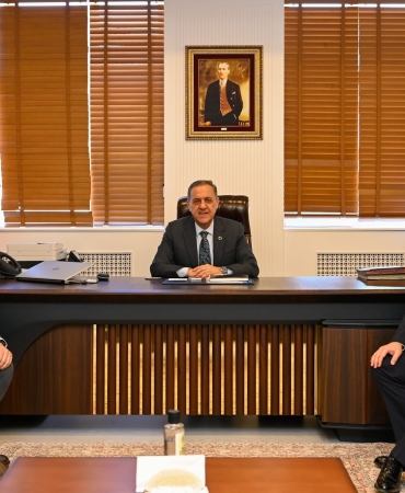 Yalova Lova Otel Yönetiminden Vali Usta’ya Hayırlı Olsun Ziyareti