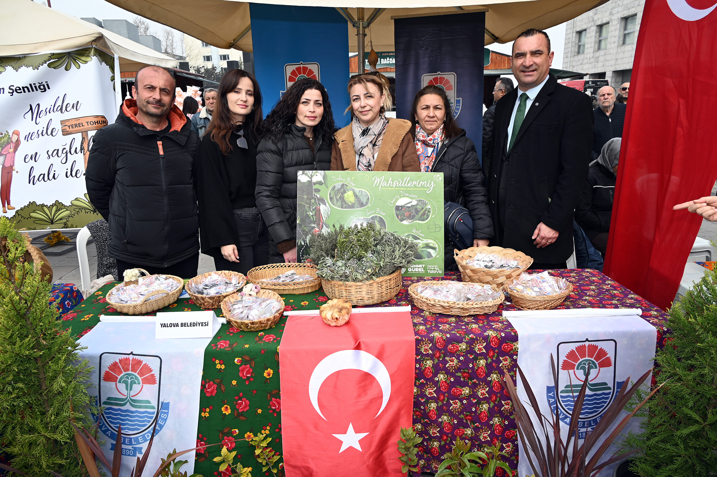 TOHUM TAKAS ŞENLİĞİ’NDE YALOVA STANDINA YOĞUN İLGİ