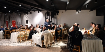 BAŞKAN GÜREL MUHTARLAR VE AİLELERİYLE İFTARDA BULUŞTU