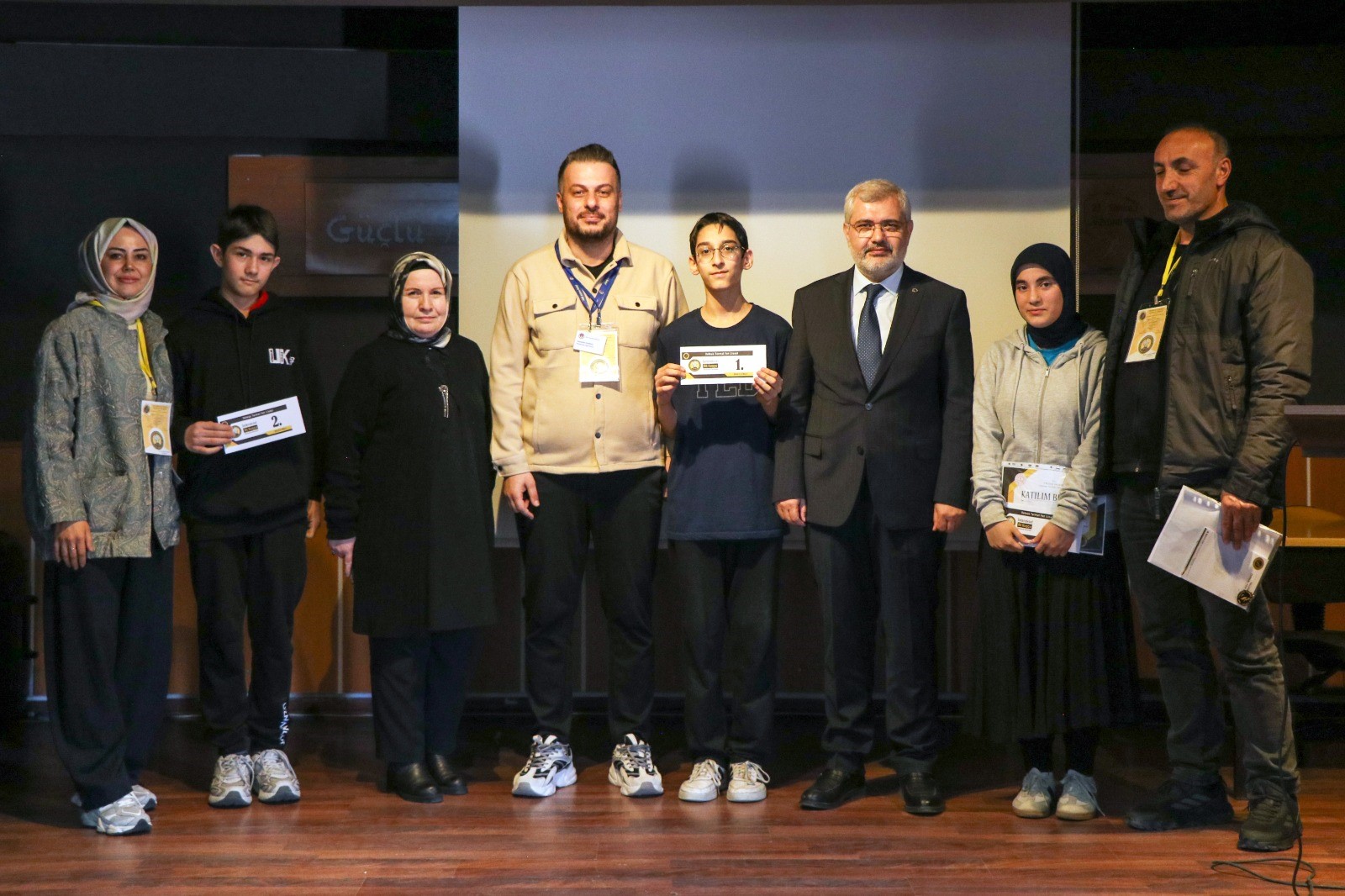 YALOVA’DA MATEMATİK COŞKUSU: ALİ KUŞÇU MATEMATİK YARIŞMASI YOĞUN KATILIMLA GERÇEKLEŞTİ 4 YALOVA’DA MATEMATİK COŞKUSU: ALİ KUŞÇU MATEMATİK YARIŞMASI YOĞUN KATILIMLA GERÇEKLEŞTİ