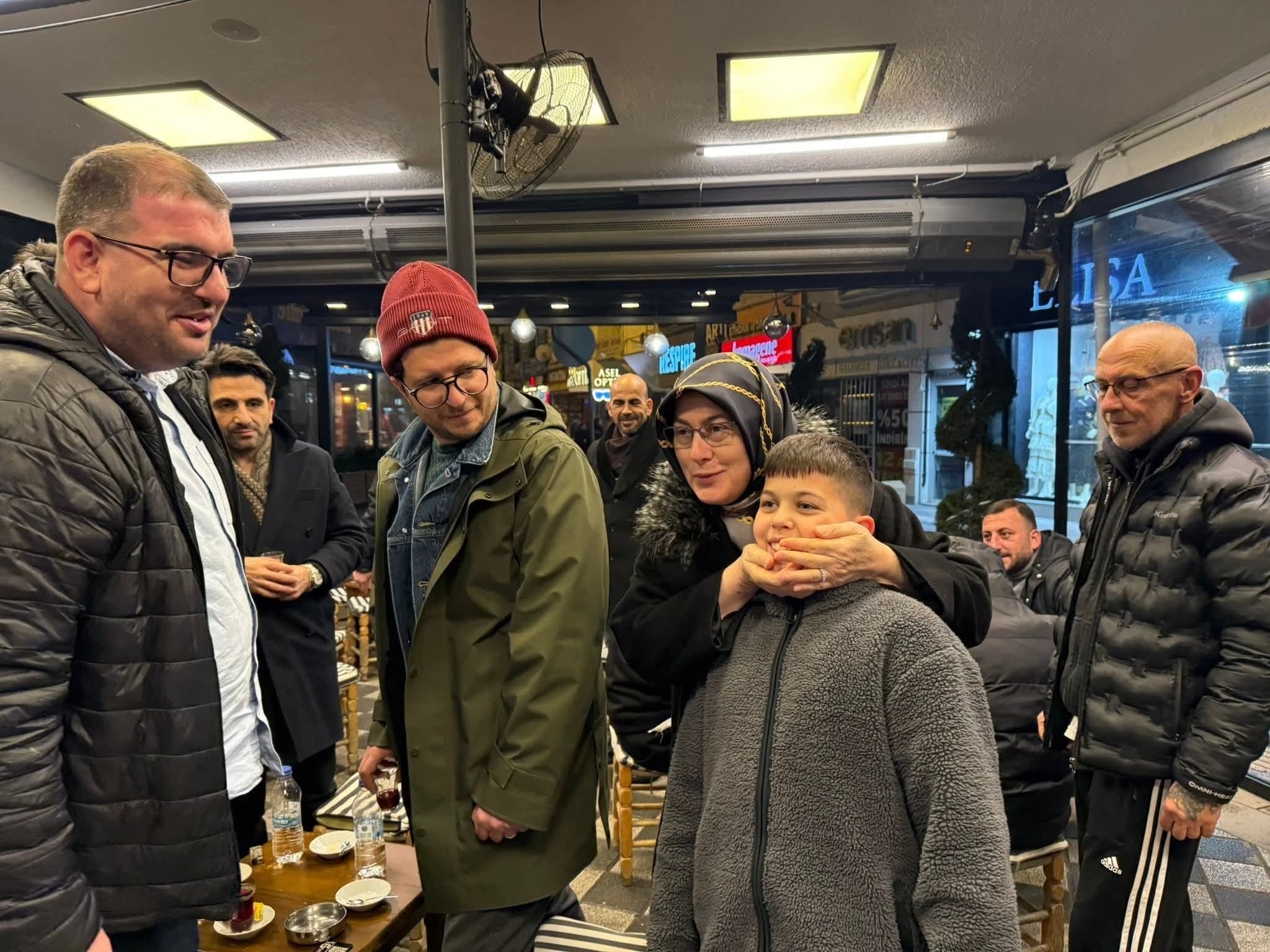 YALOVA’DA İFTAR BULUŞMASI: MİLLETVEKİLİ MELİHA AKYOL ESNAF VE VATANDAŞLARLA BİR ARAYA GELDİ