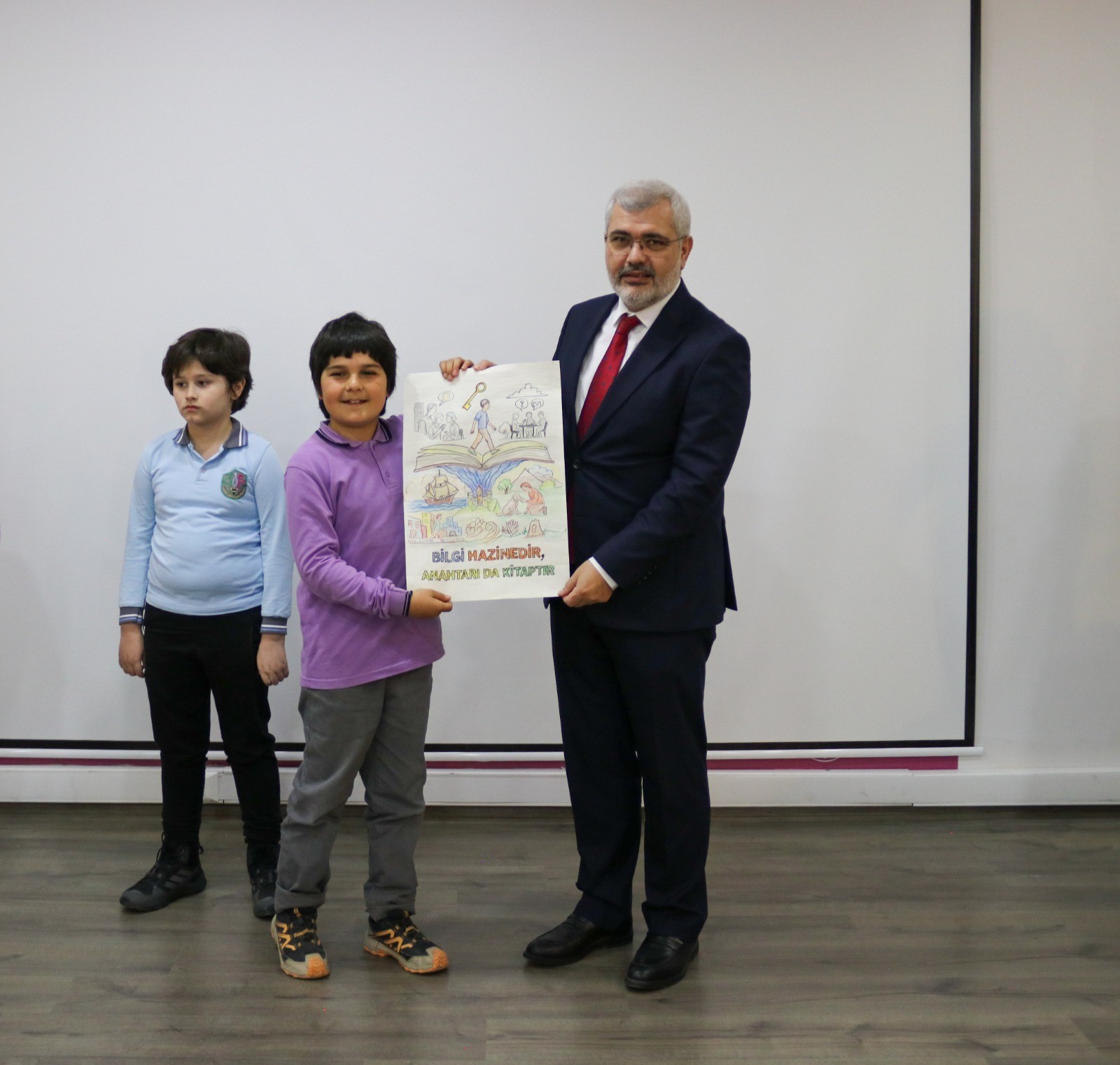 Yalova’da “Dilimizin Zenginlikleri” ve 12 Mart Temalı Yarışmalarda Dereceye Giren Öğrenciler Ödüllerini Aldı