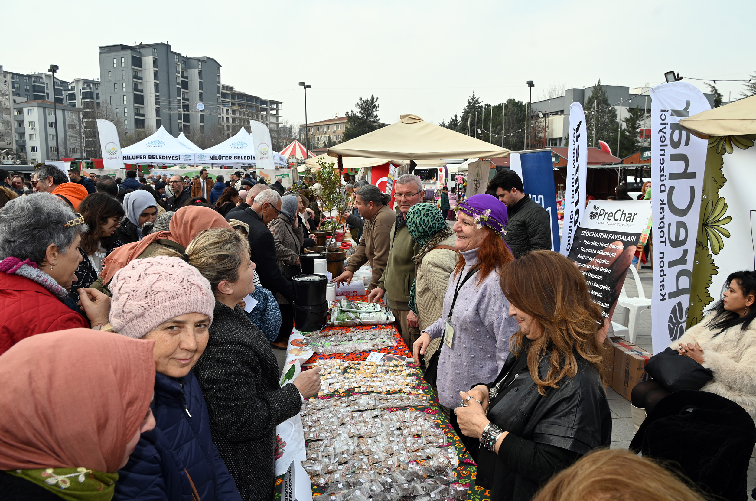 TOHUM TAKAS ŞENLİĞİ’NDE YALOVA STANDINA YOĞUN İLGİ 6 TOHUM TAKAS ŞENLİĞİ’NDE YALOVA STANDINA YOĞUN İLGİ