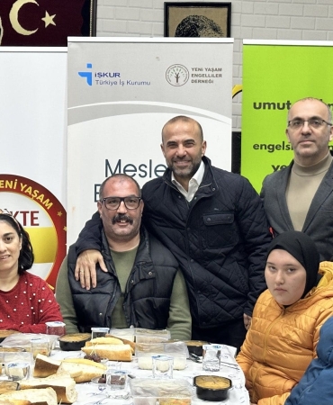 AK Parti Yalova Teşkilatı Engelli Bireyler ve Aileleri İle İftar Sofrasında Buluştu