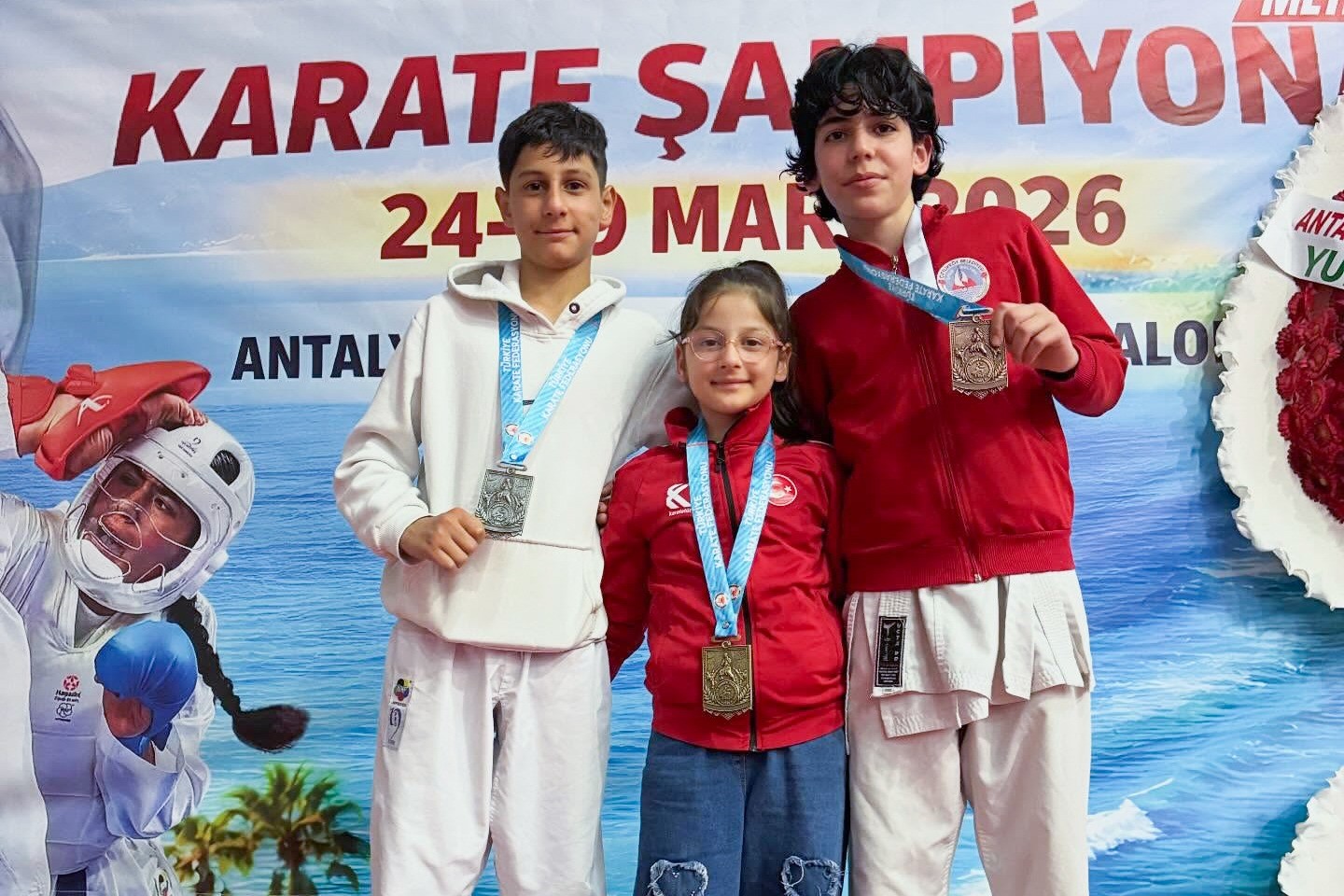 ÇİFTLİKKÖY KARATECİLERİ ŞAMPİYONLUKLARA DOYMUYOR