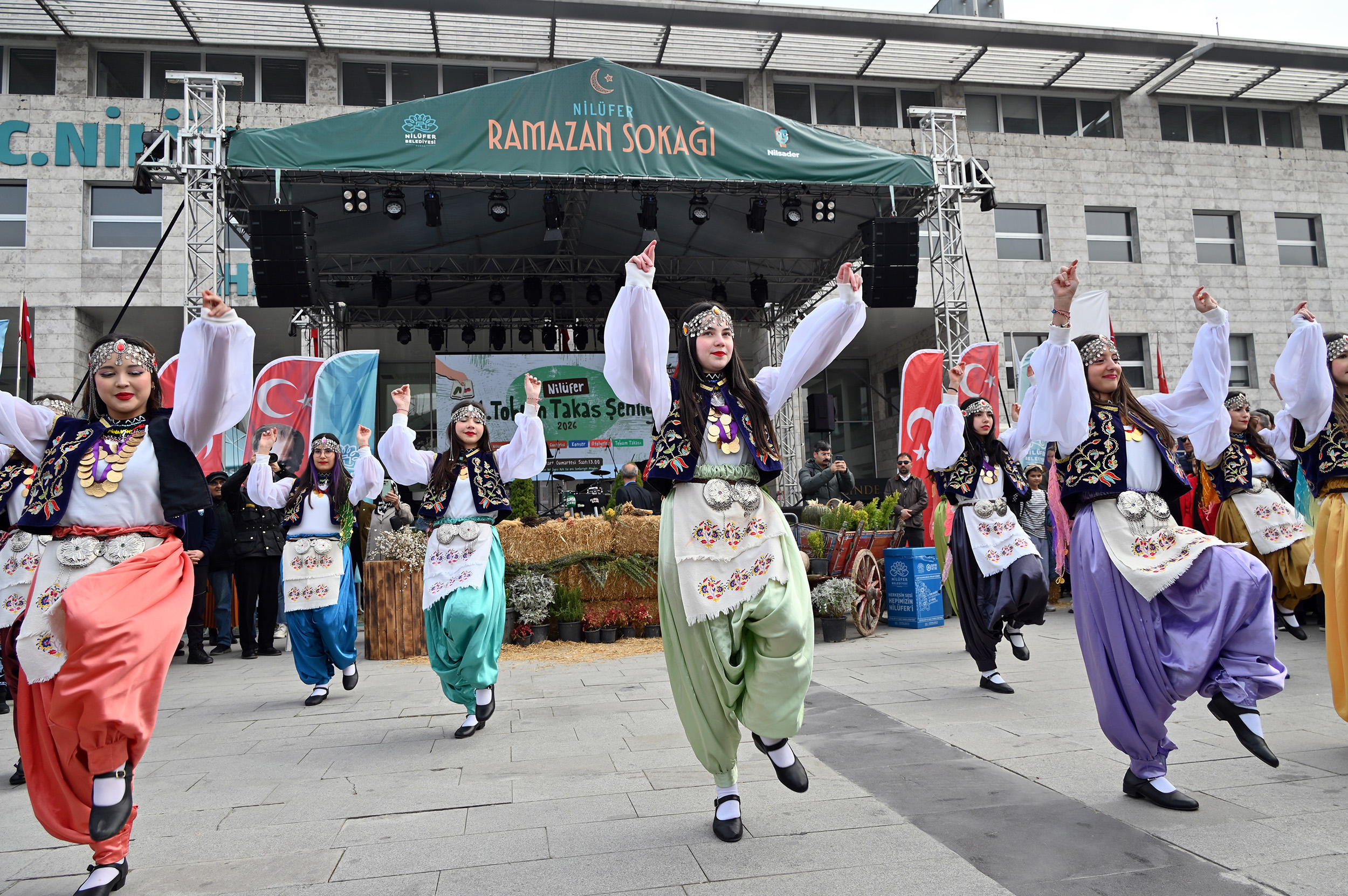TOHUM TAKAS ŞENLİĞİ’NDE YALOVA STANDINA YOĞUN İLGİ 5 TOHUM TAKAS ŞENLİĞİ’NDE YALOVA STANDINA YOĞUN İLGİ