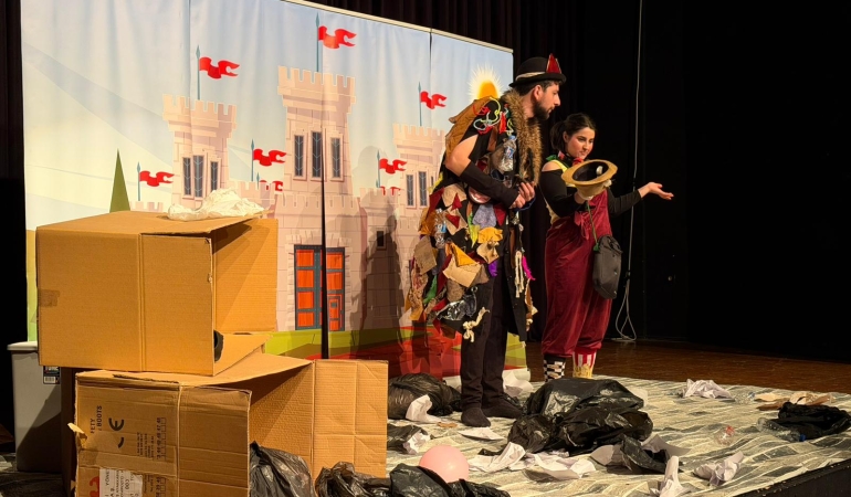 ÇÖPLÜK KRALLIĞINA MİNİKLERDEN YOĞUN İLGİ