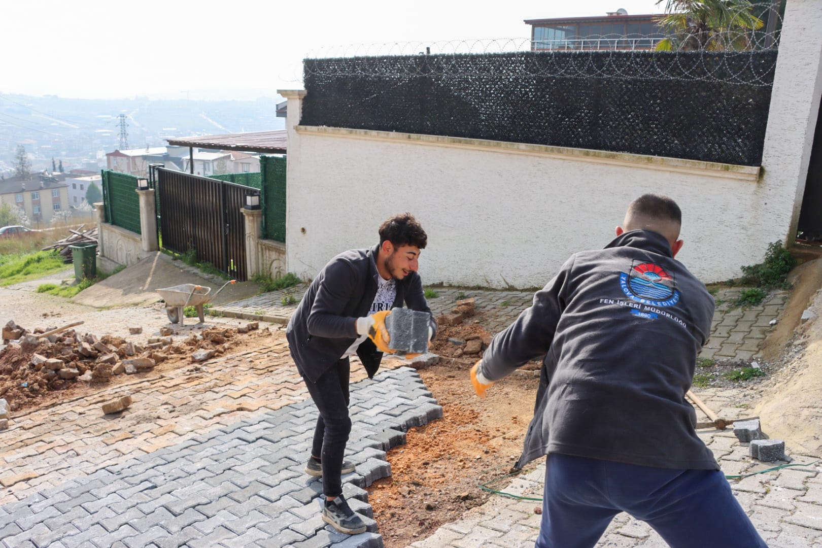 FEN İŞLERİ MÜDÜRLÜĞÜ’NDEN BAKIM VE ONARIM ÇALIŞMASI 5 FEN İŞLERİ MÜDÜRLÜĞÜ’NDEN BAKIM VE ONARIM ÇALIŞMASI