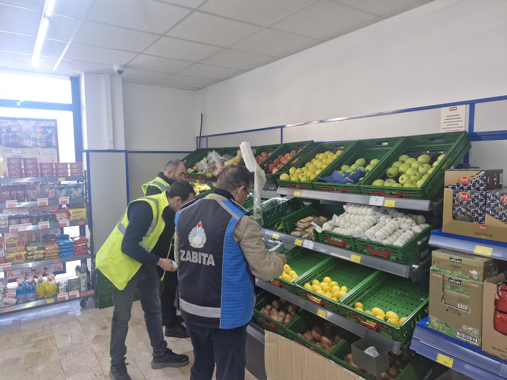 HAL MÜDÜRLÜĞÜ EKİPLERİ’NDEN MARKETLERDE KÜNYE DENETİMİ