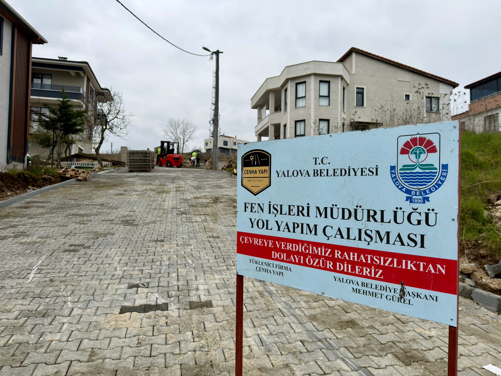 PARKE YOL BAKIM ONARIM ÇALIŞMALARI DEVAM EDİYOR