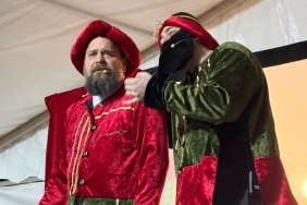 KARAGÖZ İLE HACİVAT RAMAZAN AKŞAMLARINA NEŞE KATIYOR