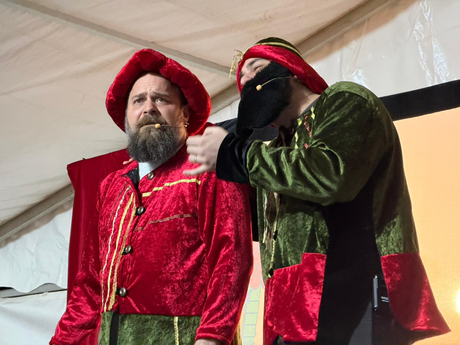 KARAGÖZ İLE HACİVAT RAMAZAN AKŞAMLARINA NEŞE KATIYOR