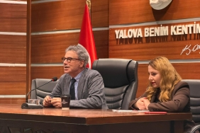 YALOVA BELEDİYESİ FELSEFE ÜZERİNE KONFERANS GERÇEKLEŞTİRDİ