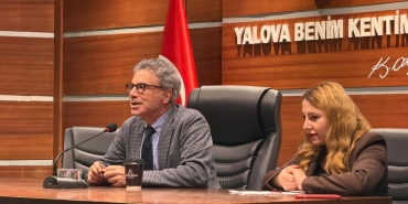 YALOVA BELEDİYESİ FELSEFE ÜZERİNE KONFERANS GERÇEKLEŞTİRDİ
